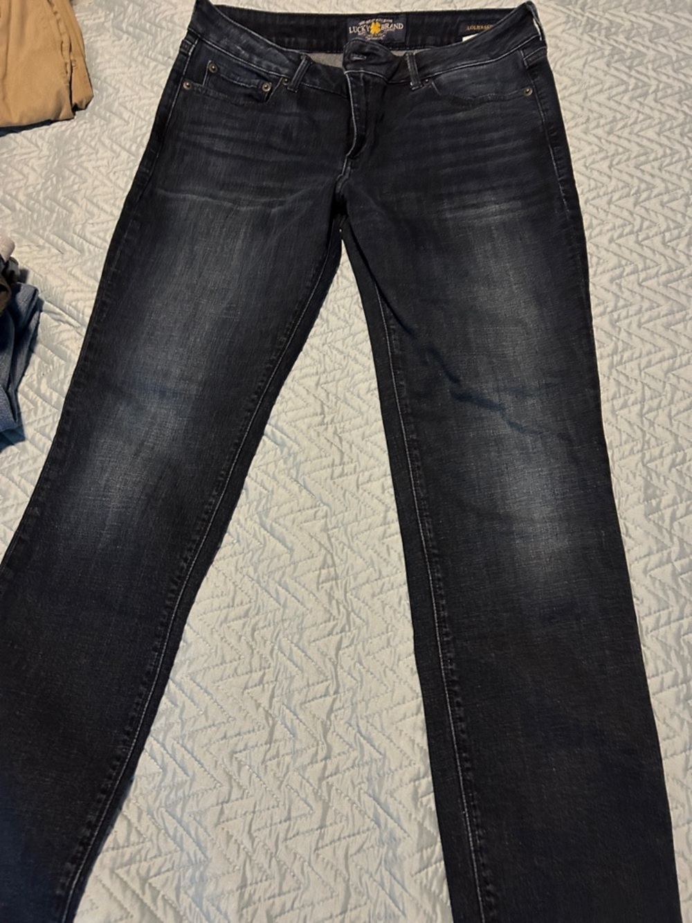Lucky Brand Women’s Straight Leg Jeans in Light, Medium and Dark Blue. 3 pairs - Picture 2 of 11